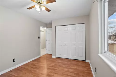 Bedroom - 718 Oak Run Ln, Ballwin, MO 63021 photo 7 of 12