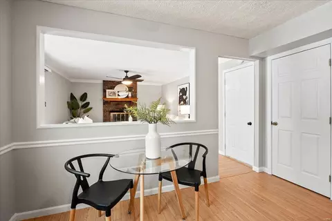 Dining - 718 Oak Run Ln, Ballwin, MO 63021 photo 2 of 2