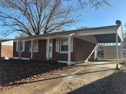 1716 Crowley Dr, Saint Louis, MO 63136
