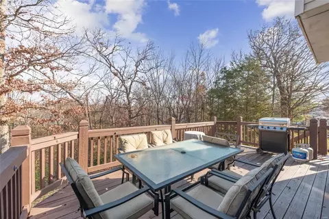 Exterior - 6 Royallcrest Ct, O'fallon, MO 63368 photo 2 of 4