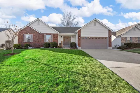 1433 Indian Springs Ct, O'fallon, MO 63366