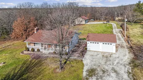 1969 Schnarre Rd, Foristell, MO 63348