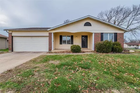 15527 Fox Plains Dr, Florissant, MO 63034