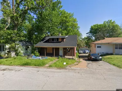 9217 Bristol Ave, Saint Louis, MO 63114