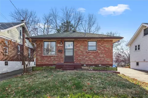 8904 Forest Ave, Saint Louis, MO 63114