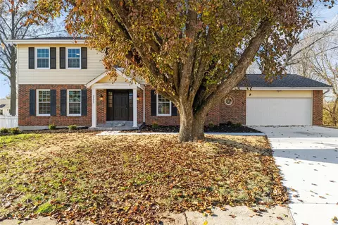 2173 Willow Ridge Ln, Chesterfield, MO 63017