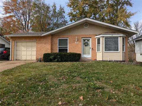 42 Kimberly Ln, Saint Peters, MO 63376
