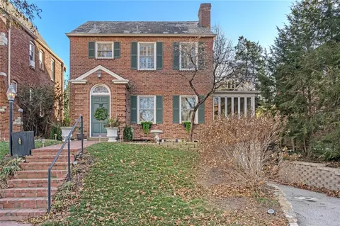 7482 University Dr, University City, MO 63130