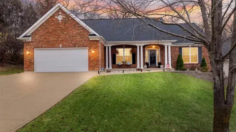 487 Ascot Manor Ct, Fenton, MO 63026