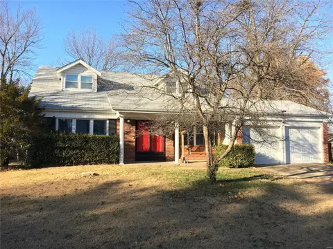 36 Michelle Ln, Saint Peters, MO 63376