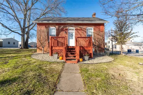 9 E 4th St, Wentzville, MO 63385