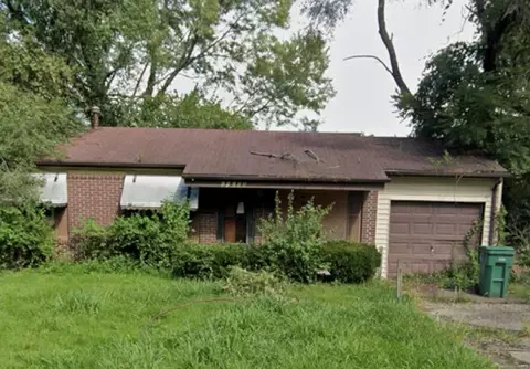 10102 Castle Dr, Saint Louis, MO 63136