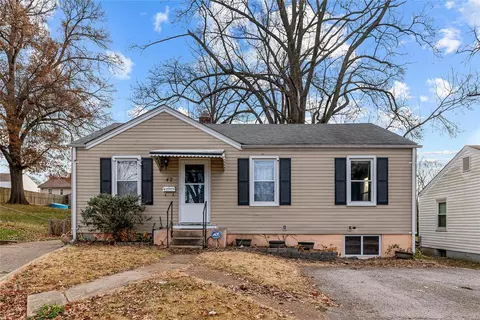 42 Jonell Ct, Saint Louis, MO 63114