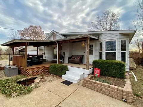 8624 Brinker Ave, Affton, MO 63123