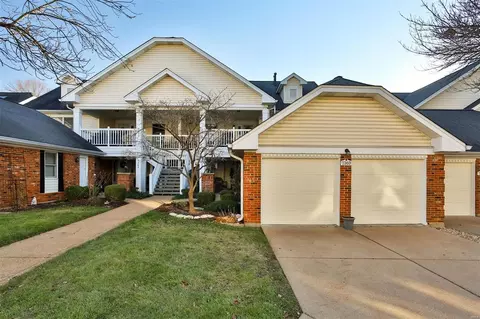 7360 Woodlawn Colonial Ln, Saint Louis, MO 63119