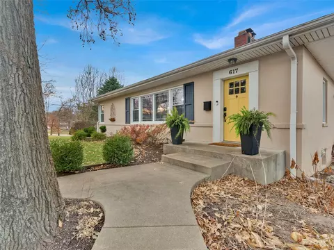 617 Warrenton Dr, Saint Louis, MO 63122