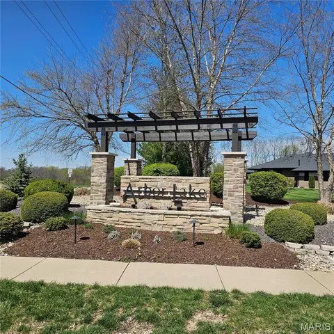 3711 Cabernet Ln, Edwardsville, IL 62025