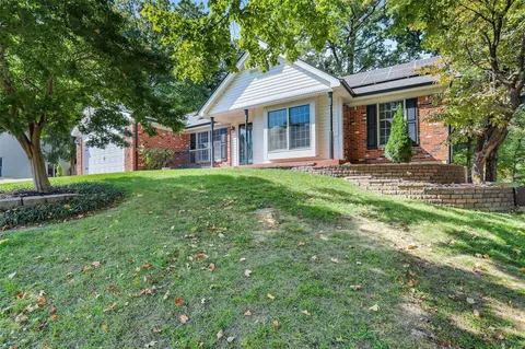 2985 Landau Ct, Saint Charles, MO 63301