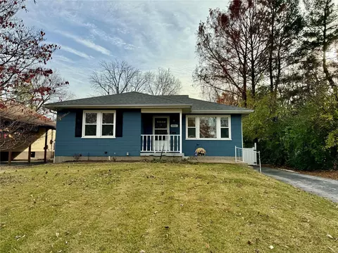 6966 Lindenwood Pl, Saint Louis, MO 63109
