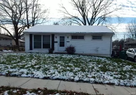 7810 Blandford Dr, Saint Louis, MO 63121