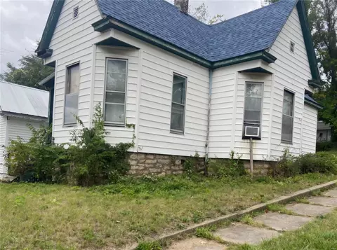 728 Hickory St, Hannibal, MO 63401 photo 1