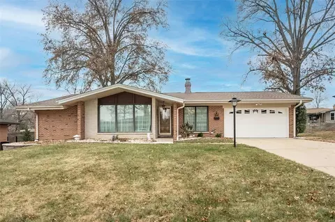 9860 Amberley Dr, Saint Louis, MO 63126