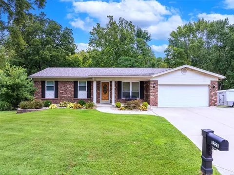 1227 Fordyce Ln, Saint Charles, MO 63303