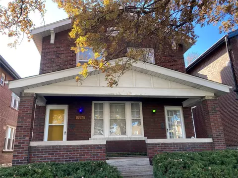 5036 Chippewa St, Saint Louis, MO 63109