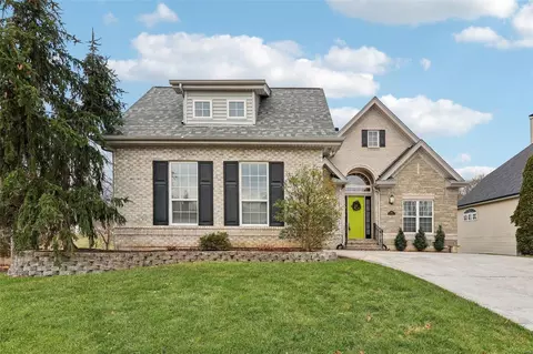 550 Fairway Oaks Dr, Eureka, MO 63025