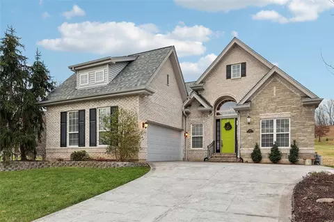 Exterior - 550 Fairway Oaks Dr, Eureka, MO 63025 photo 3 of 14