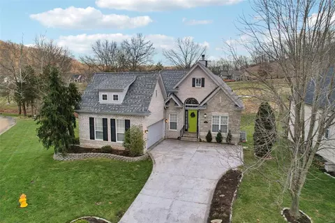 Exterior - 550 Fairway Oaks Dr, Eureka, MO 63025 photo 12 of 14