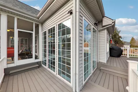 Exterior - 550 Fairway Oaks Dr, Eureka, MO 63025 photo 8 of 14