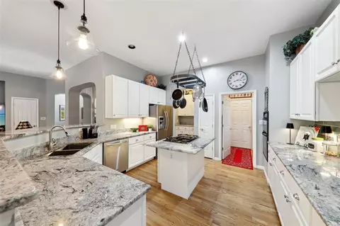 Kitchen - 550 Fairway Oaks Dr, Eureka, MO 63025 photo 4 of 6