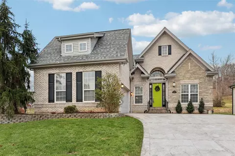 Exterior - 550 Fairway Oaks Dr, Eureka, MO 63025 photo 2 of 14