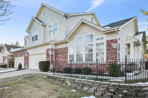 769 Stone Meadow Dr, Chesterfield, MO 63005