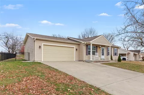 2322 Laredo Dr, O'fallon, MO 63368