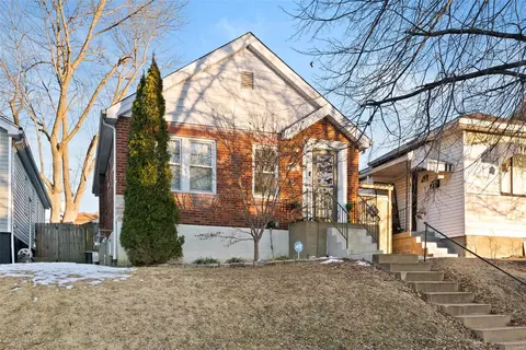 3210 Regal Pl, Saint Louis, MO 63139