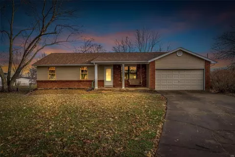 6 Oak Cir, O'fallon, MO 63366