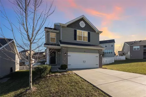106 Village Glen Ct, Wentzville, MO 63385