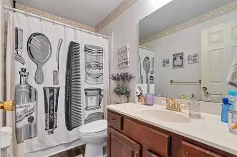 Bath - 1521 Apple Way Ct, Ballwin, MO 63021 photo 4 of 4