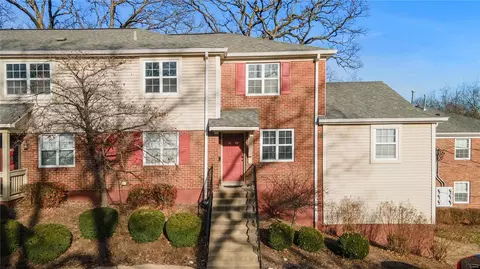 1568 Swallow Dr, Saint Louis, MO 63144