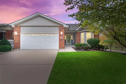 962 Penny Ln, Saint Peters, MO 63376