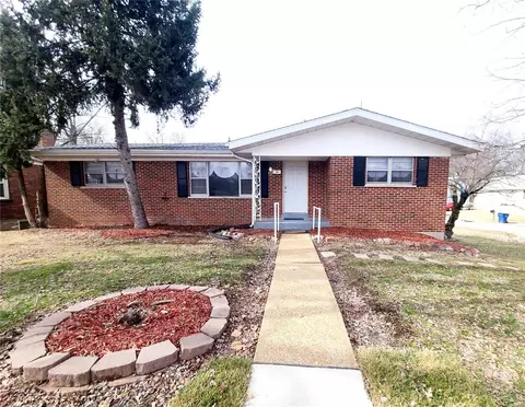 1361 N Florissant Rd, Calverton Park, MO 63135