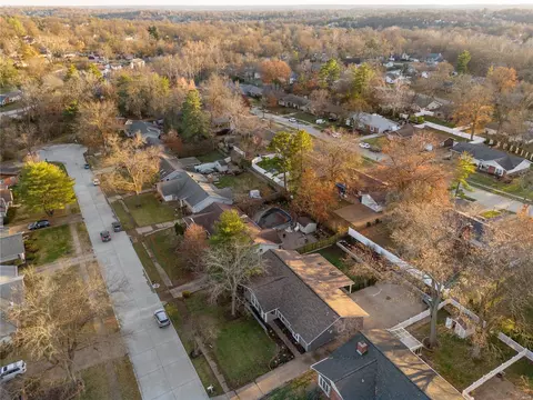 477 Hillbrook Dr, Ballwin, MO 63011 photo 41