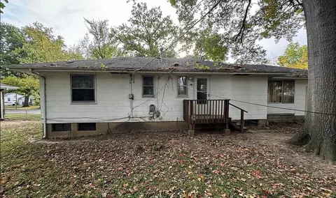 10093 Ashbrook Dr, Saint Louis, MO 63137