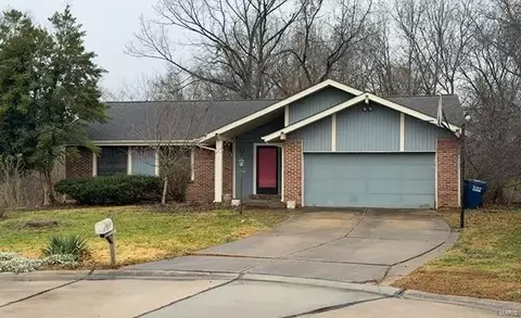 11 Brentmoor Ct, Saint Charles, MO 63303