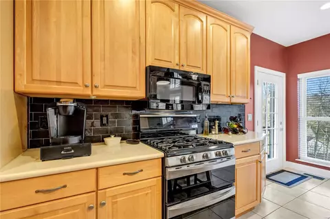 Kitchen - 4010 Maryridge Ln, Wildwood, MO 63025 photo 3 of 3
