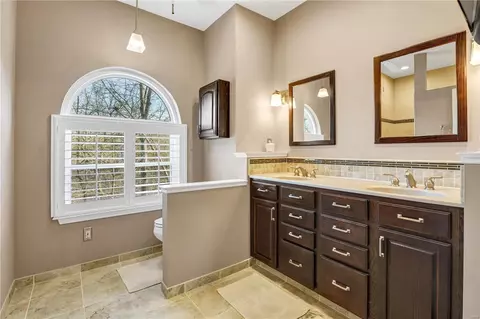 Bath - 4010 Maryridge Ln, Wildwood, MO 63025 photo 1 of 5