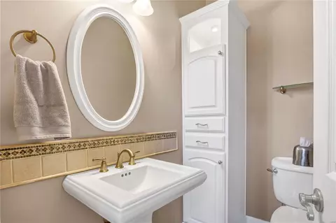 Bath - 4010 Maryridge Ln, Wildwood, MO 63025 photo 3 of 5