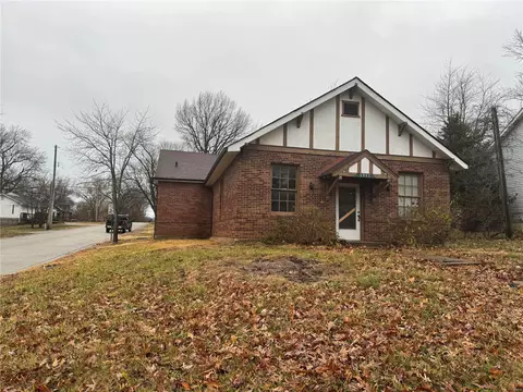 3847 Fee Fee Rd, Bridgeton, MO 63044